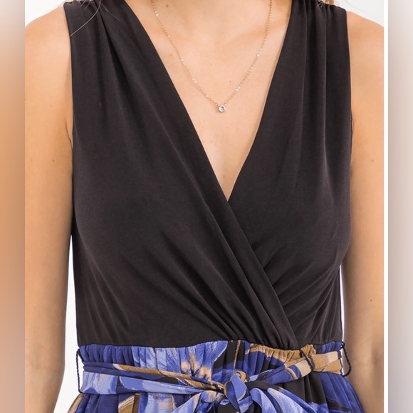 NWT HYFVE Floral Maxi Dress Sleeveless Wrap Bodice Blue Floral Tie Waist Maxi - Picture 4 of 4